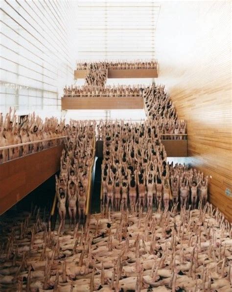 youngnude|The Naked World of Spencer Tunick